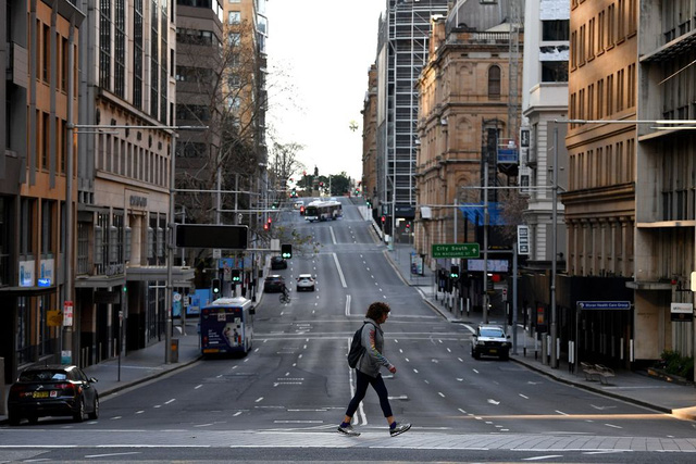 Bài học gì cho Việt Nam khi Mỹ, Australia, Singapore... lần lượt từ bỏ zero-Covid, coi đây là bệnh đặc hữu như cúm? - Ảnh 2.