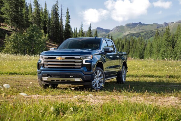 Chevrolet Silverado 2022 nội thất cao cấp và nhiều công nghệ