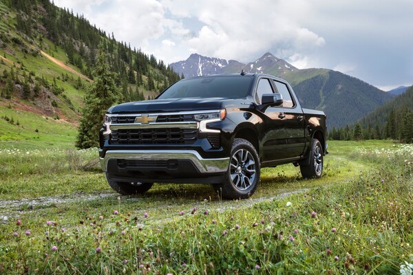 Chevrolet Silverado 2022 nội thất cao cấp và nhiều công nghệ