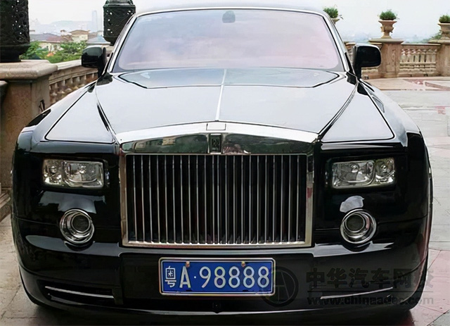 Gia tài di chuyển của tỷ phú khủng hoảng Evergrande: Có đủ Rolls-Royce, máy bay riêng, siêu du thuyền, nhưng gắn bó với cả xe bình dân - Ảnh 3.