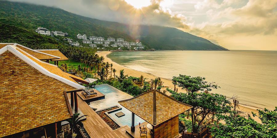 InterContinental Danang Sun Peninsula Resort trên bán đảo Sơn Trà (Đà Nẵng) đạt tới 4 giải thưởng năm nay.