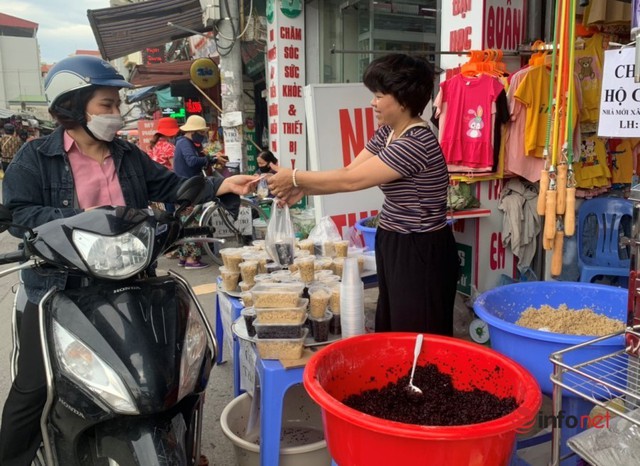 Tiểu thương bán đôi tạ rượu nếp, cả tấn vải hết veo ngày Tết Đoan Ngọ - Ảnh 3.