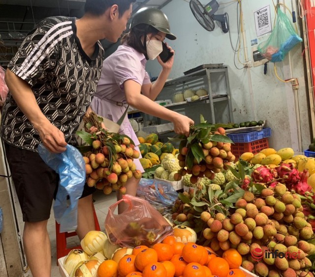 Tiểu thương bán đôi tạ rượu nếp, cả tấn vải hết veo ngày Tết Đoan Ngọ - Ảnh 5.